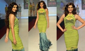 Sonam Kapoor Fashion Show Live Wallpapers
