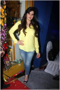 Bollywood Actress Zarine Khan Jeans Pant photos