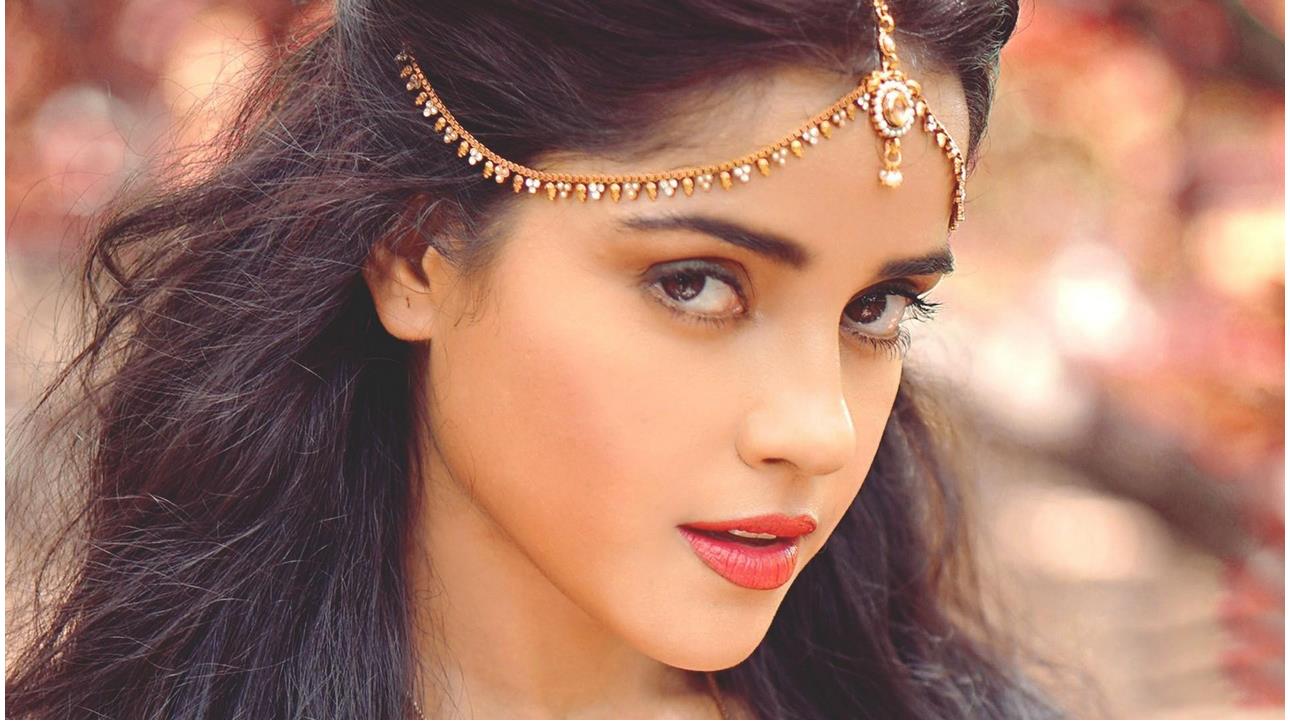Piaa Bajpai hot Bollywood - Actress Wallpapers Download